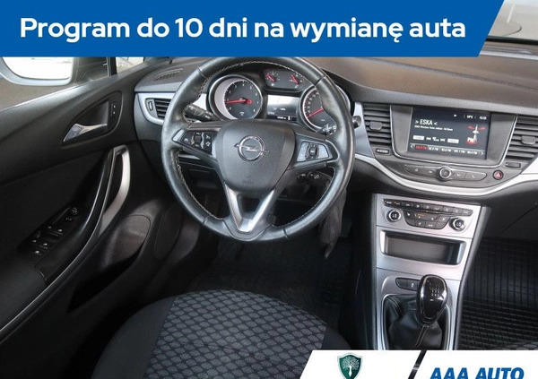 Opel Astra cena 47000 przebieg: 135070, rok produkcji 2019 z Płoty małe 154